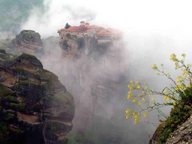 Meteora: Varlaam Monastery in the morning mist